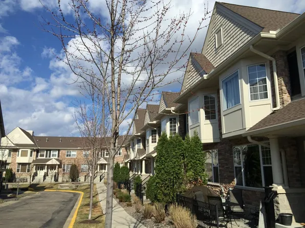 11167 Kinsley St, Eden Prairie, MN 55344