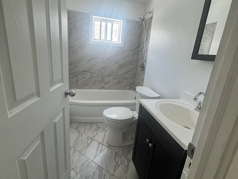 744 E Park St #3 — Photo 5
