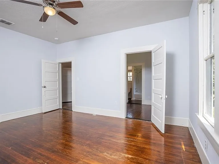 271 S Willow Ave — Photo 18