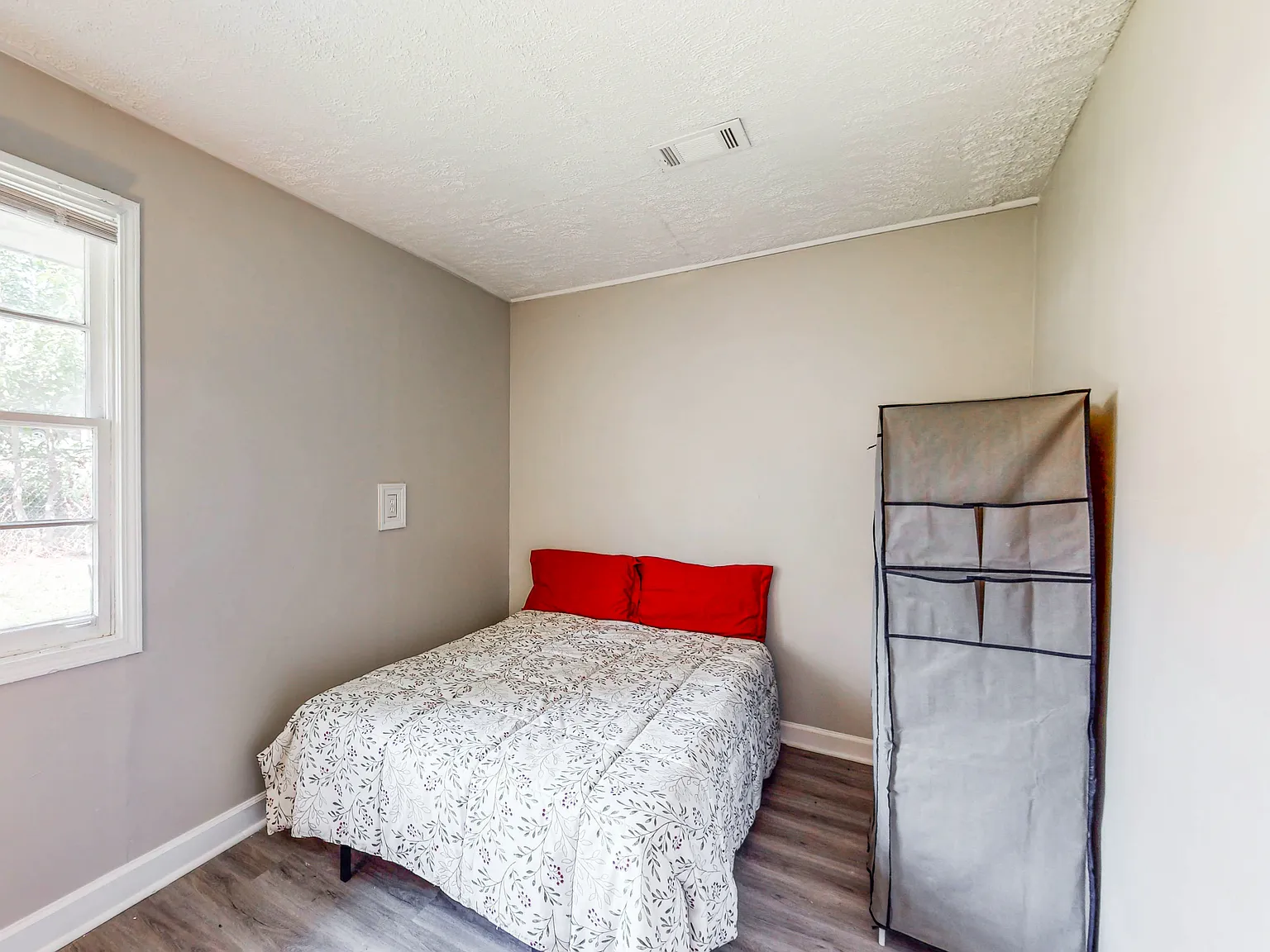 4 bed, 3.0 bath, $776 — Photo 1