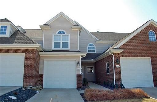 1st image of 2926 N Knightsbridge Cir