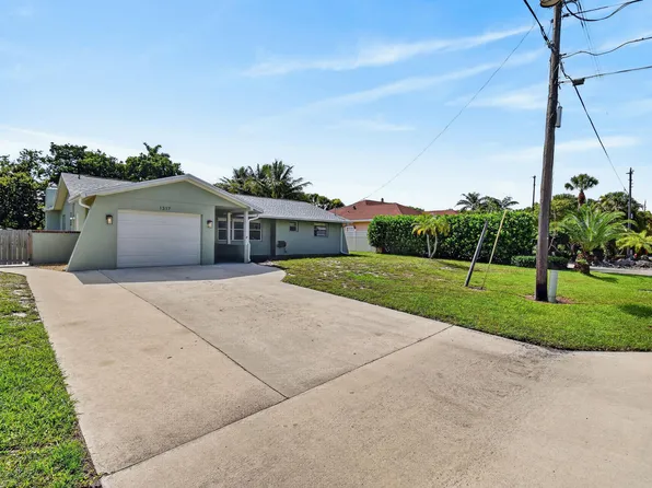 1317 Willow Rd, West Palm Beach, FL 33406