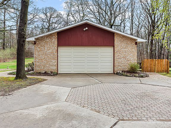 3rd image of 250 Scottshill Rd