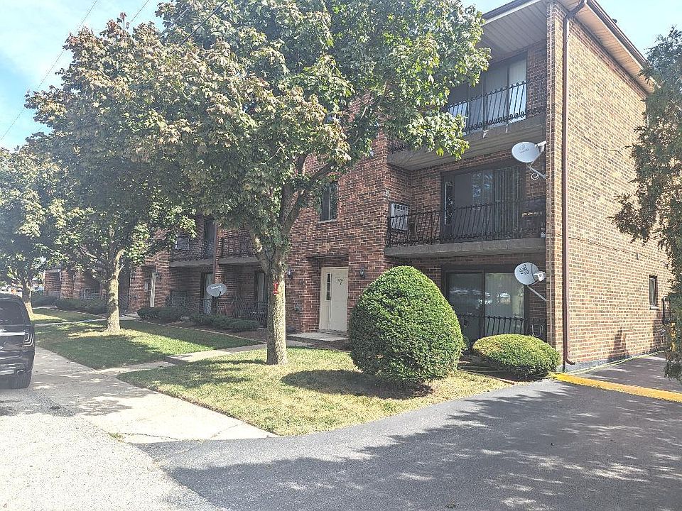 2nd image of 10501 S Highland Ave #305C