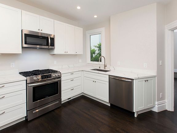 4th image of 1080 Filbert St