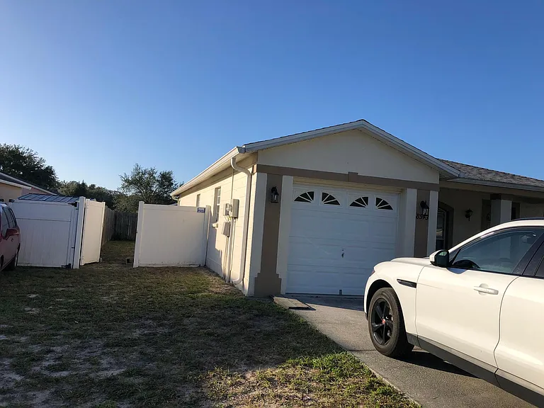 8522 Lazy River Dr — Photo 18