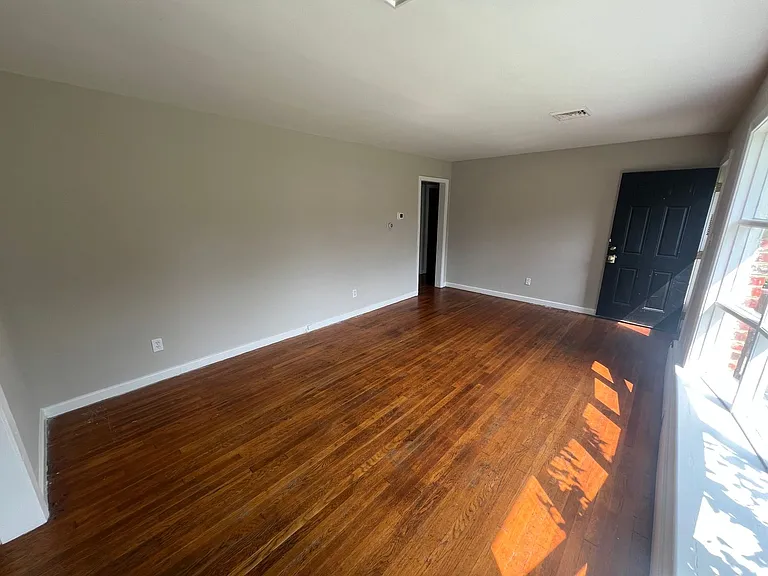 8206 Adrian Dr — Photo 7