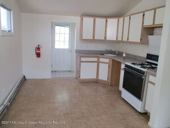 619 E Longbranch (28)