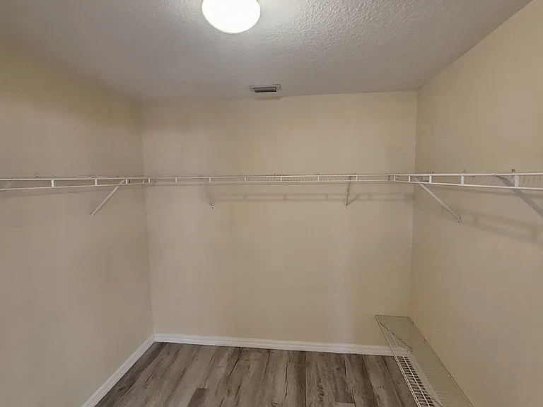 1220 Waycross St — Photo 18
