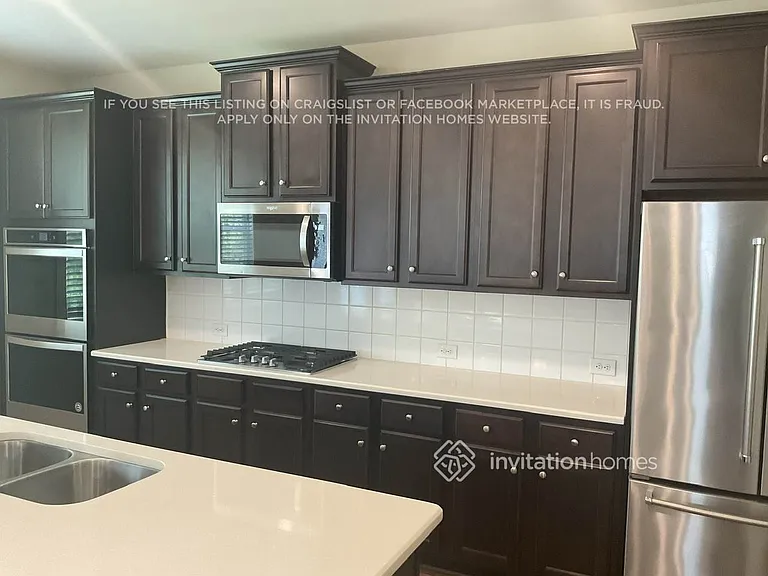 215 Caledonia Ct — Photo 9