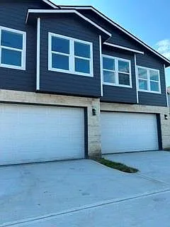 4 bed, 2.5 bath, 1850 sqft, $2,100 — Photo 1
