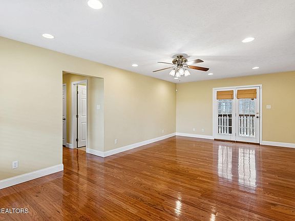 4th image of 6815 Ward Rd