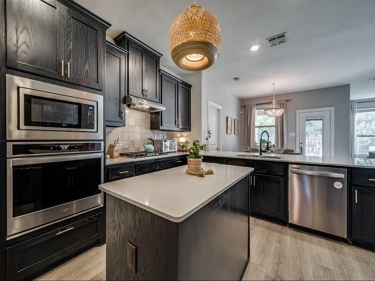 1448 Green Valley Way — Photo 3