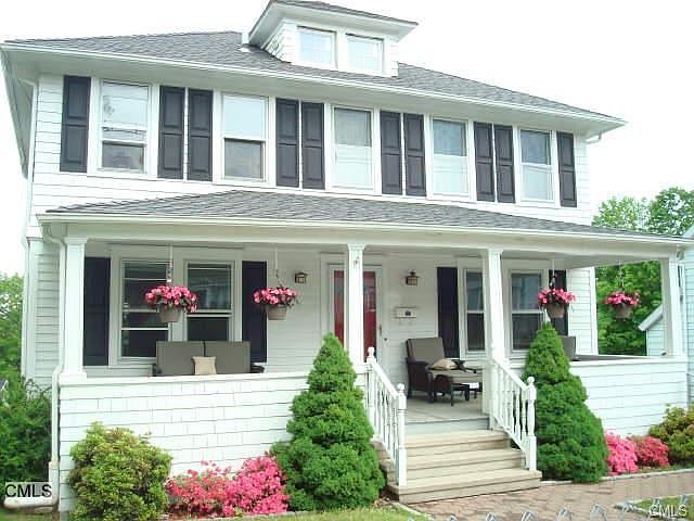 Great front porch!
