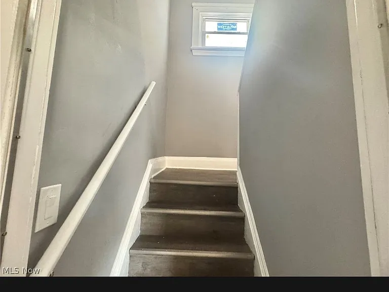9606 Parmelee Ave — Photo 30