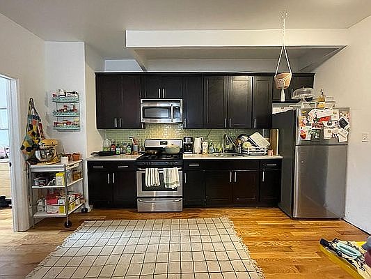 3rd image of 356 Irving Ave APT 2A