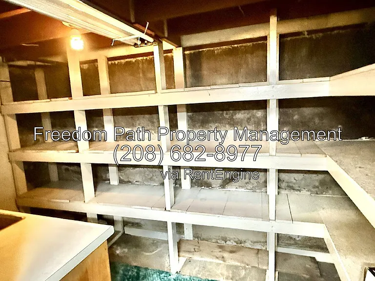 309 W Mission Ave — Photo 20