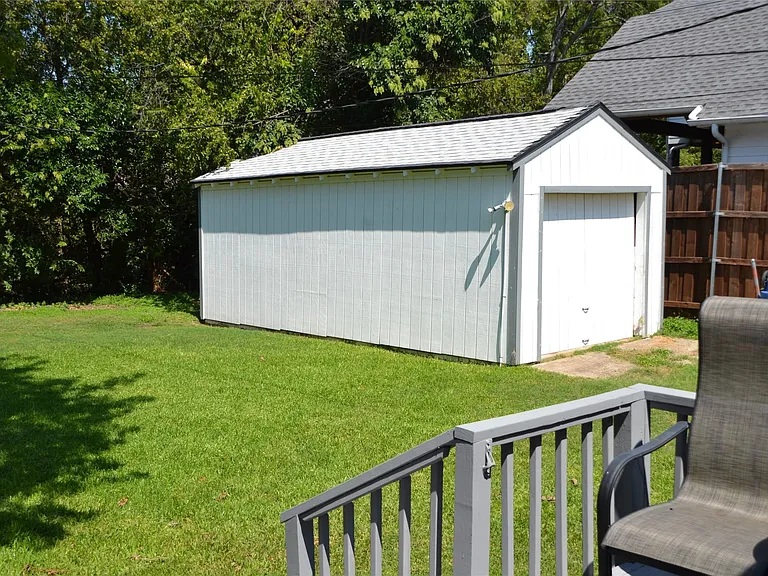 3879 Clover Ln — Photo 14