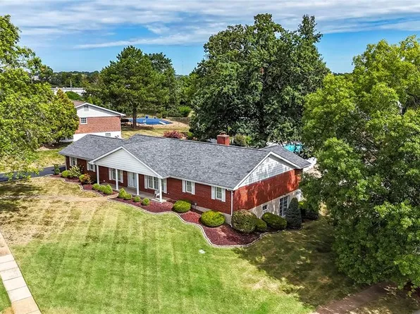 3401 Forest Dale Dr, Saint Louis, MO 63125