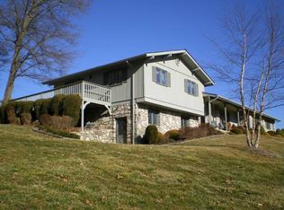 821 Francis Farm Rd, Waynesville, NC 28786