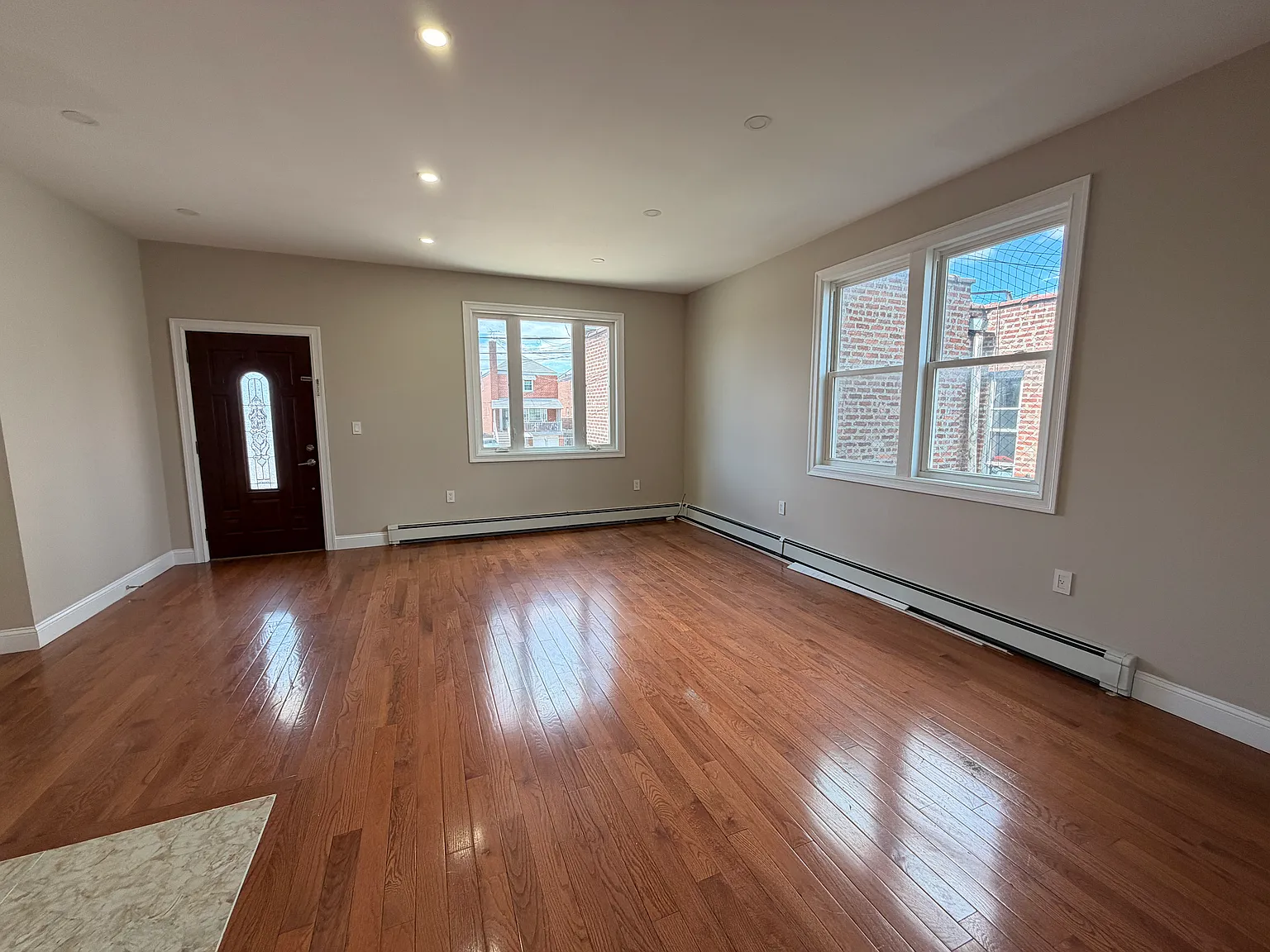 3 bed, 1.5 bath, 1000 sqft, $3,000 — Photo 2