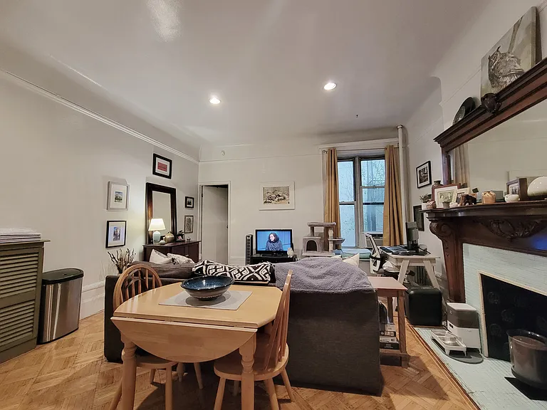 310 W 101st St #6 — Photo 2