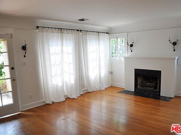 3rd image of 841 N La Jolla Ave