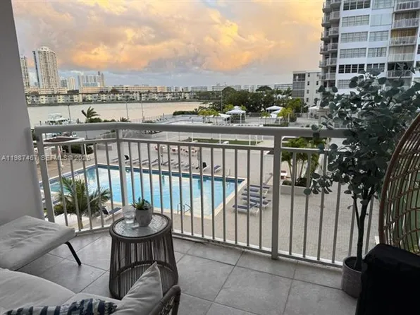 18061 Biscayne Blvd APT 404, Aventura, FL 33160