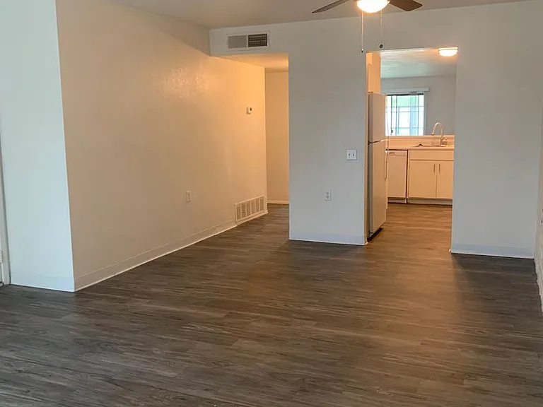 Taylor Heights Apartments — Photo 38