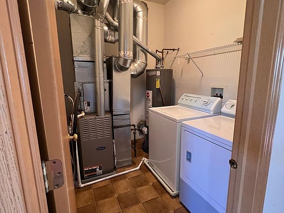 5th image of 1359 W Alder Creek Dr