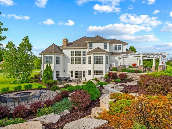 W272N6255 Maple STREET, Sussex, WI 53089
