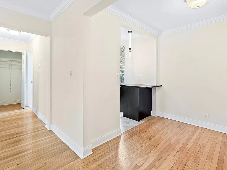188 Bellevue Ave Apartments — Photo 6