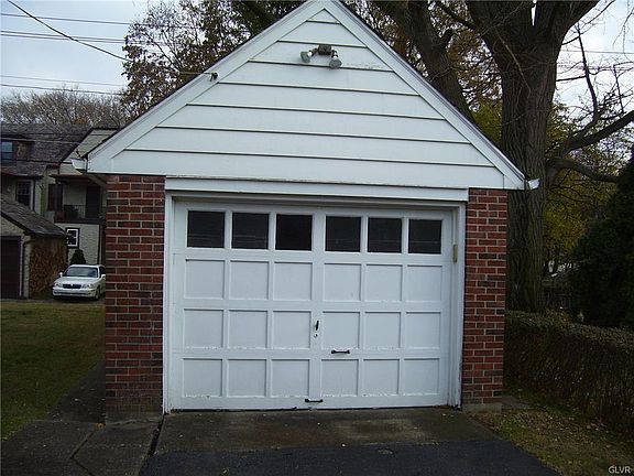 2nd image of 1814 Easton Ave