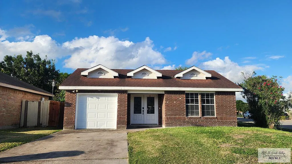 3 bed, 2.0 bath, 1514 sqft, $1,900 — Photo 1