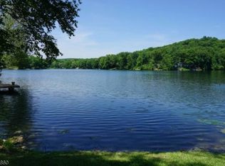 94 N Shore Dr, Sussex, NJ 07461