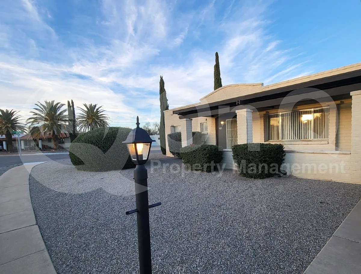 2 bed, 2.0 bath, 1103 sqft, $1,449 — Photo 3