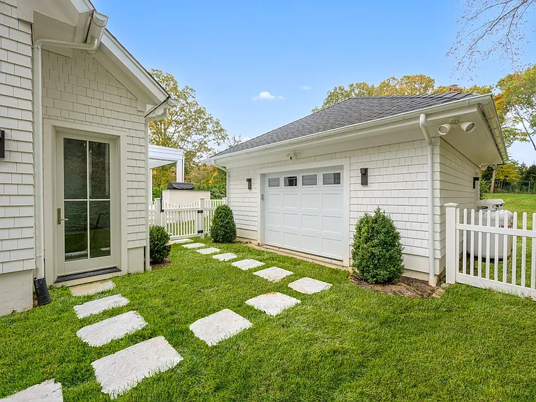 24 White Oak Ln — Photo 36