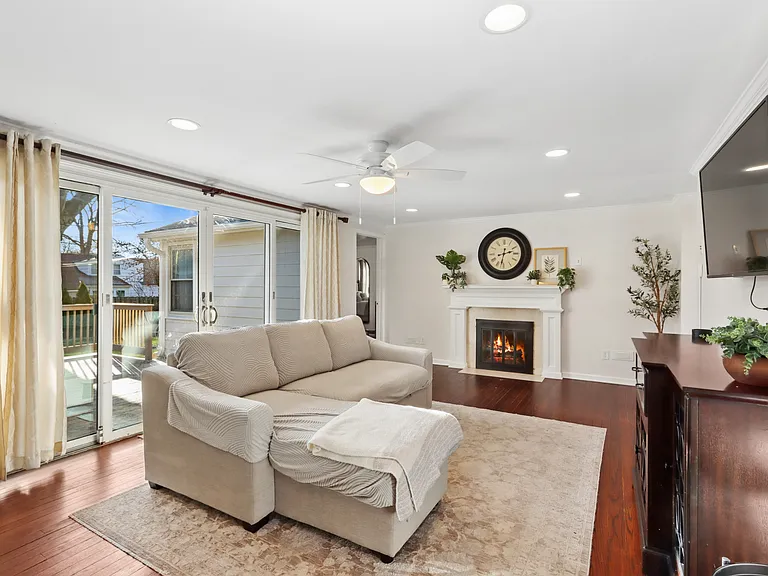 7329 Ash St — Photo 7