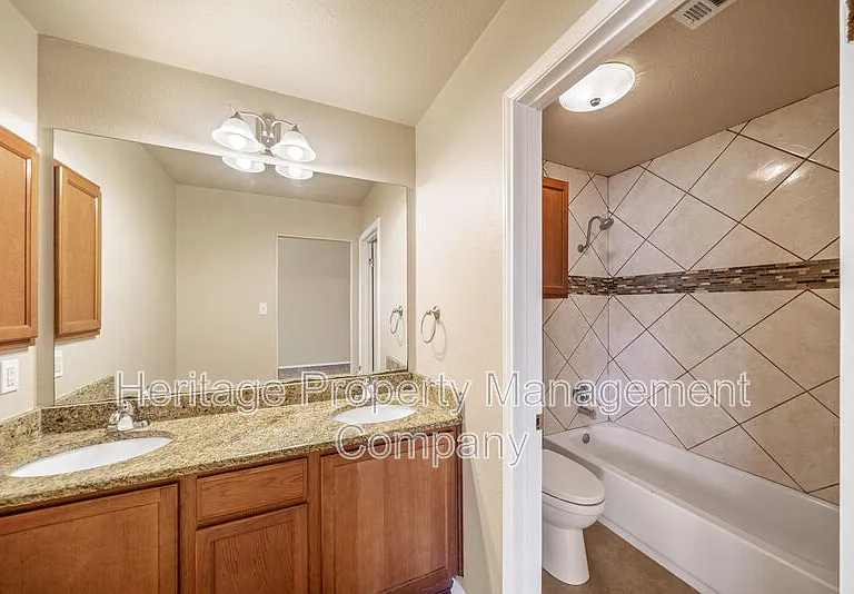 1932 Broken Oak St — Photo 12