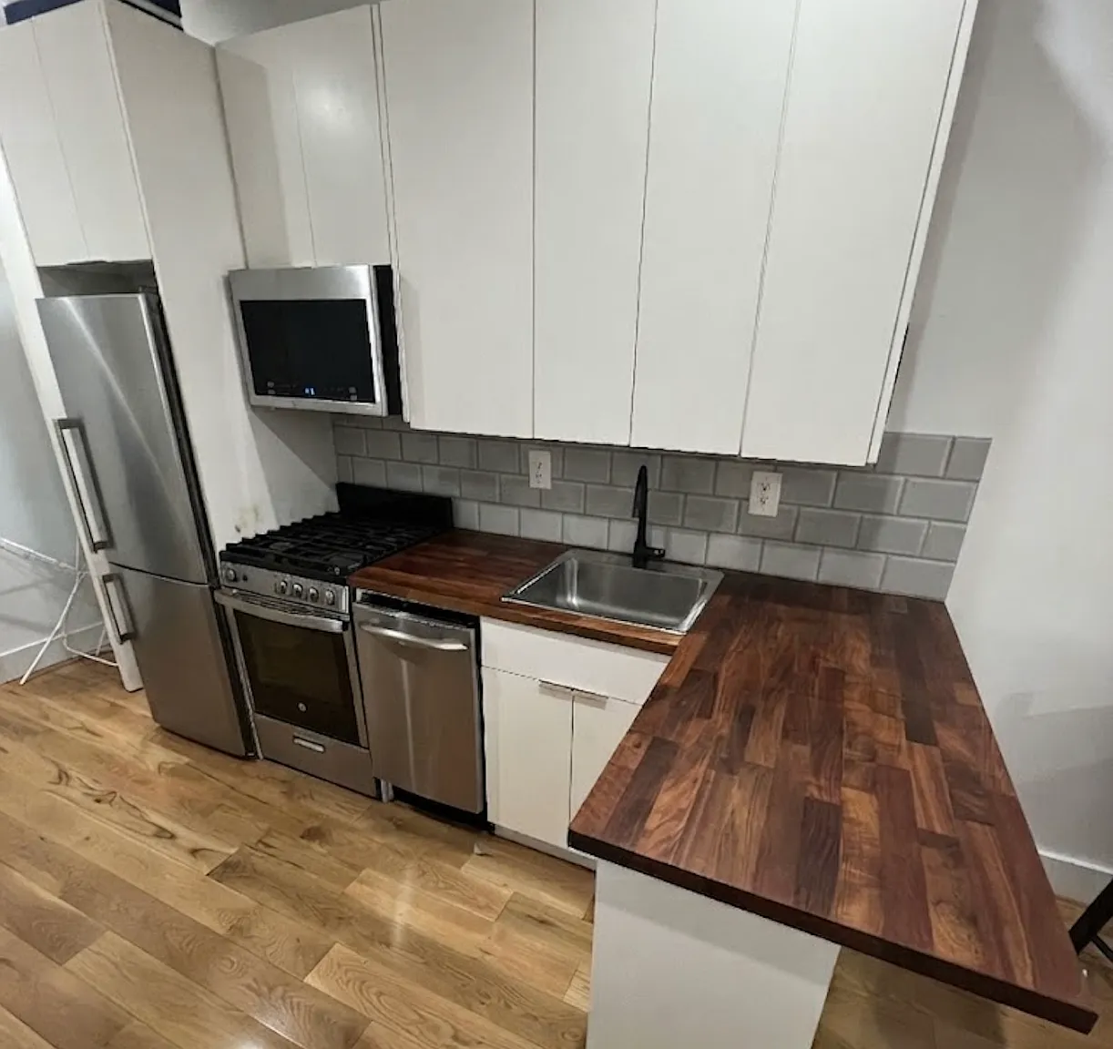 482 Onderdonk Avenue — Photo 3