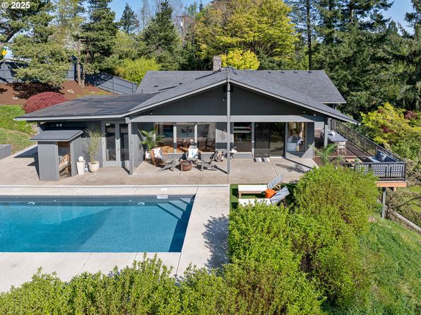 1550 SW Mitchell St, Portland, OR 97239