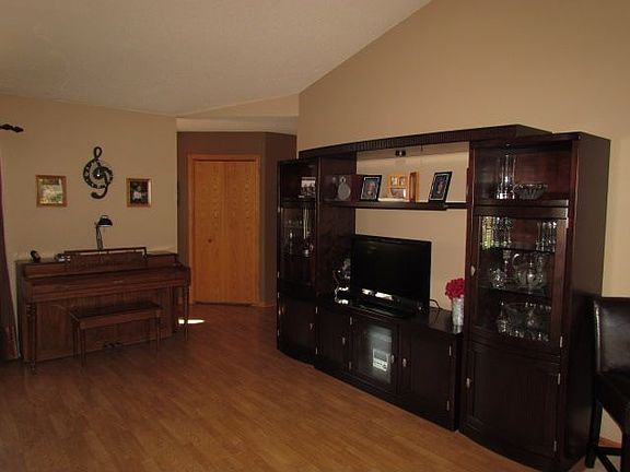 2nd image of 809 Zakrajshek Ct