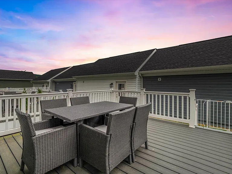 1309 Crampton Pl — Photo 4