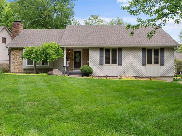 1101 NW Timber Rdg, Blue Springs, MO 64015