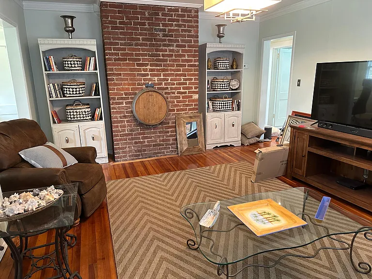 12 E Earle St #A — Photo 23