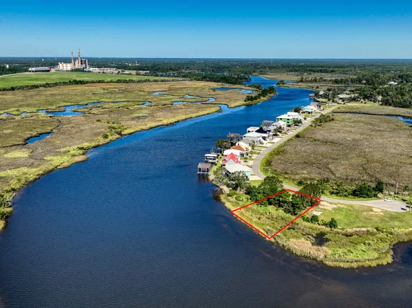 10093 S River Dr, Biloxi, MS 39532