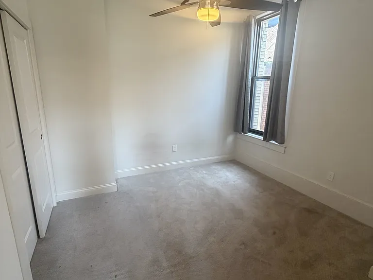 105 William St #305 — Photo 3