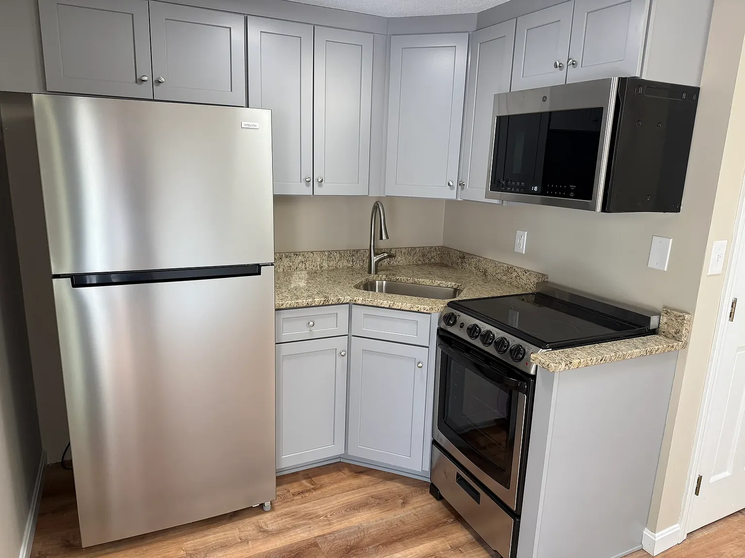 1 bed, 364 sqft, $1,400 — Photo 4