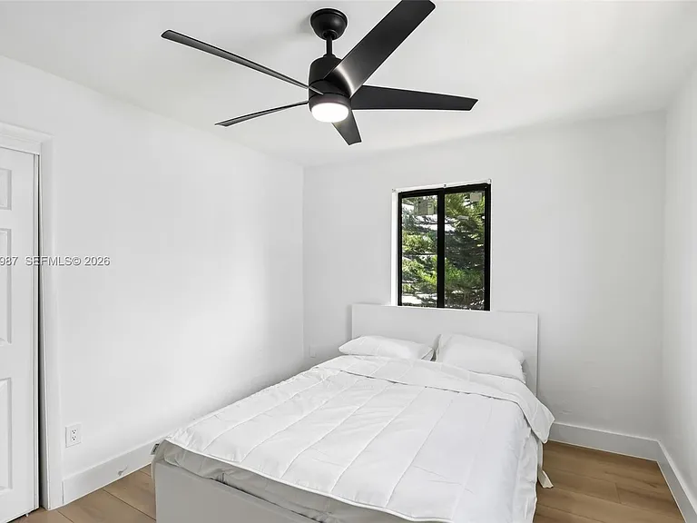 6595 SW 31st St — Photo 24