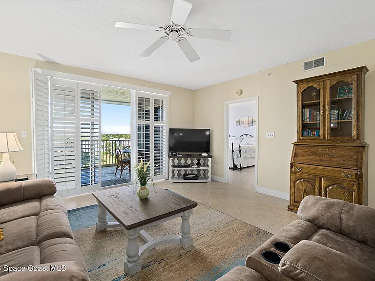 601 Shorewood Dr #G505 — Photo 15